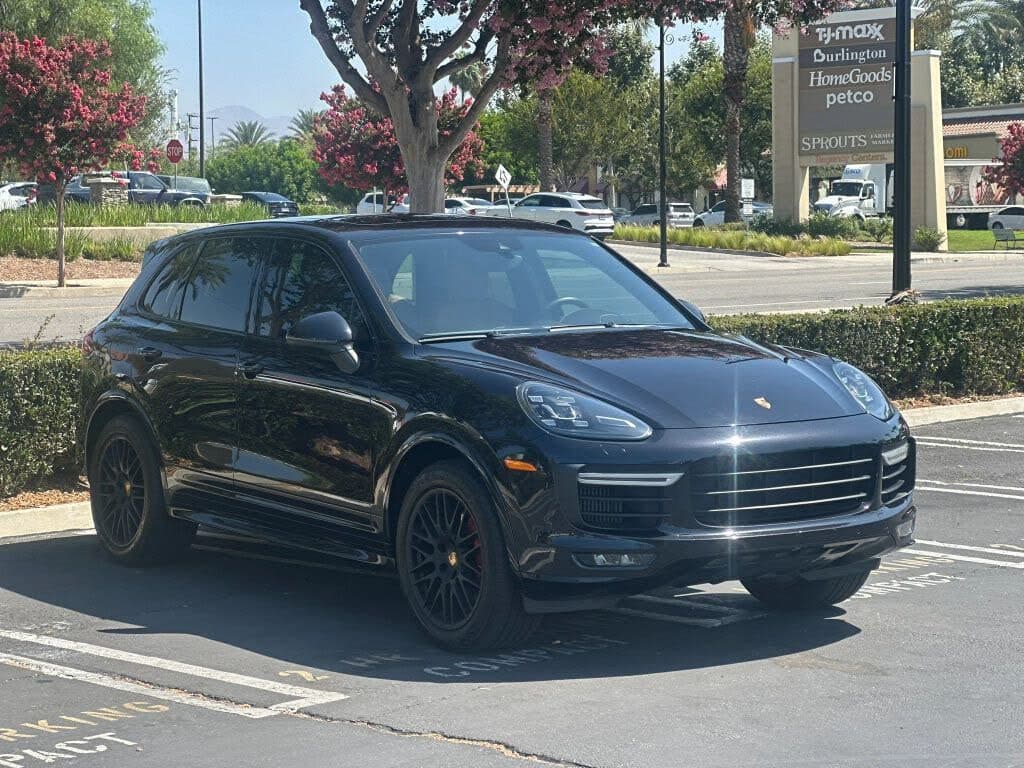 2016 Porsche Cayenne GTS - Photo 3