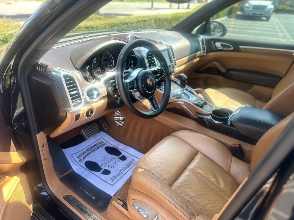 2016 Porsche Cayenne GTS - Photo 10