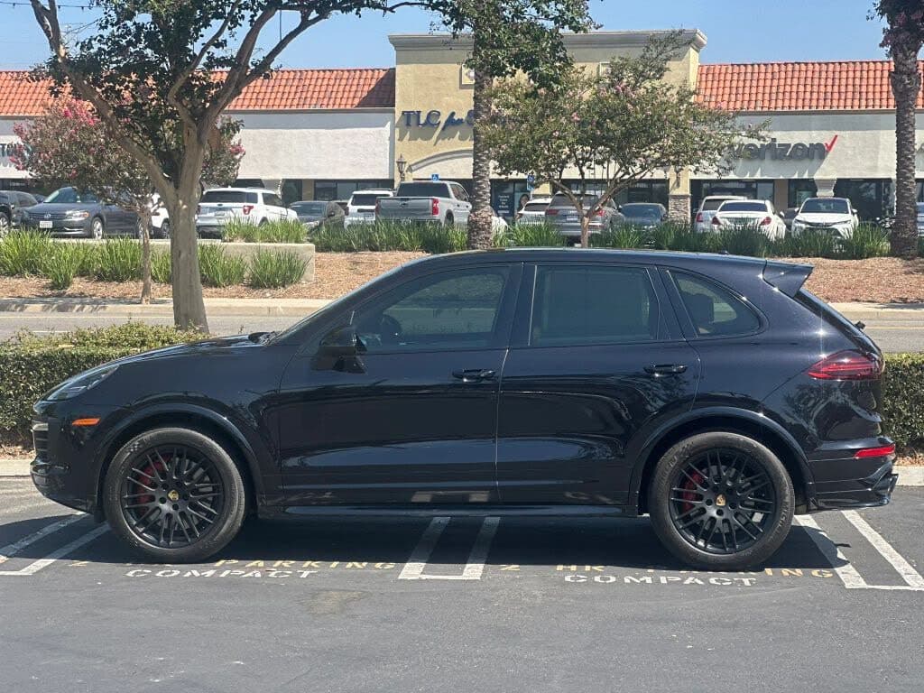 2016 Porsche Cayenne GTS - Photo 4