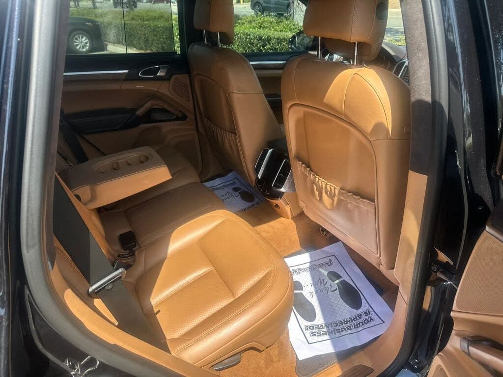2016 Porsche Cayenne GTS - Photo 13