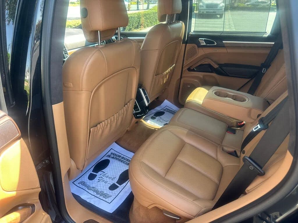 2016 Porsche Cayenne GTS - Photo 11