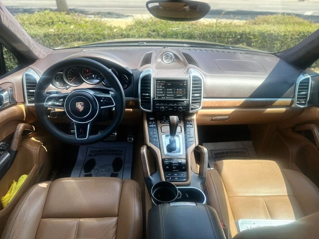 2016 Porsche Cayenne GTS - Photo 9