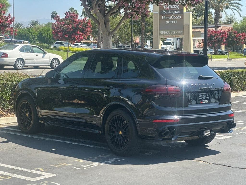 2016 Porsche Cayenne GTS - Photo 8