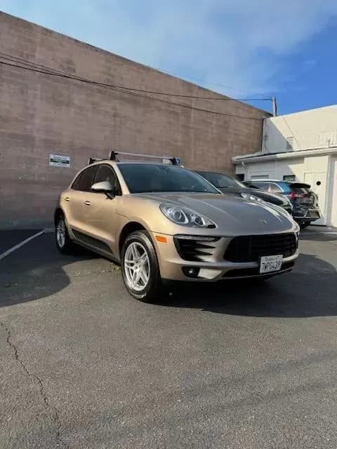2017 Porsche Macan Base - Photo 2