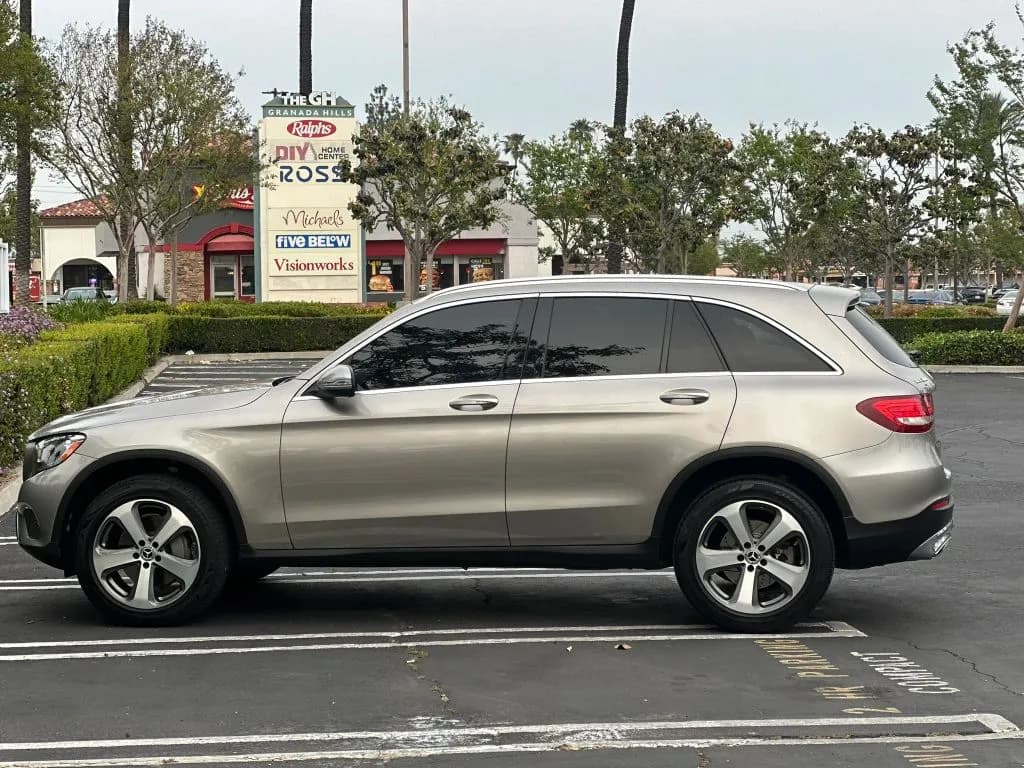 2019 Mercedes-Benz GLC 8