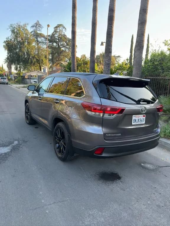 2019 Toyota Highlander SE - Photo 4