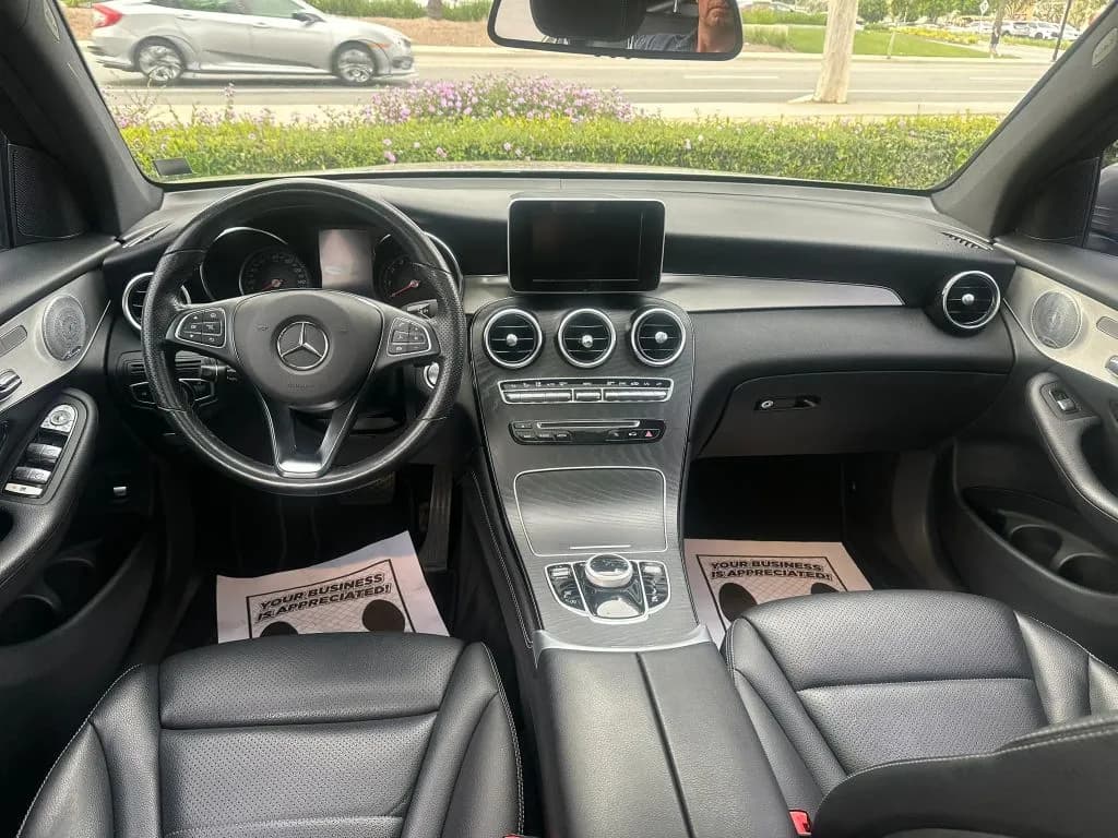 2019 Mercedes-Benz GLC 9
