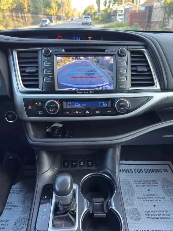 2019 Toyota Highlander SE - Photo 10