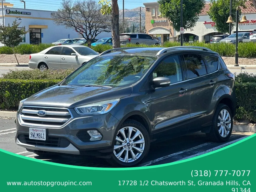 2017 Ford Escape Titanium's photo